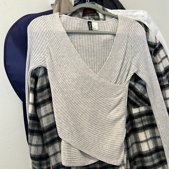 Top - Picture 1 of 1